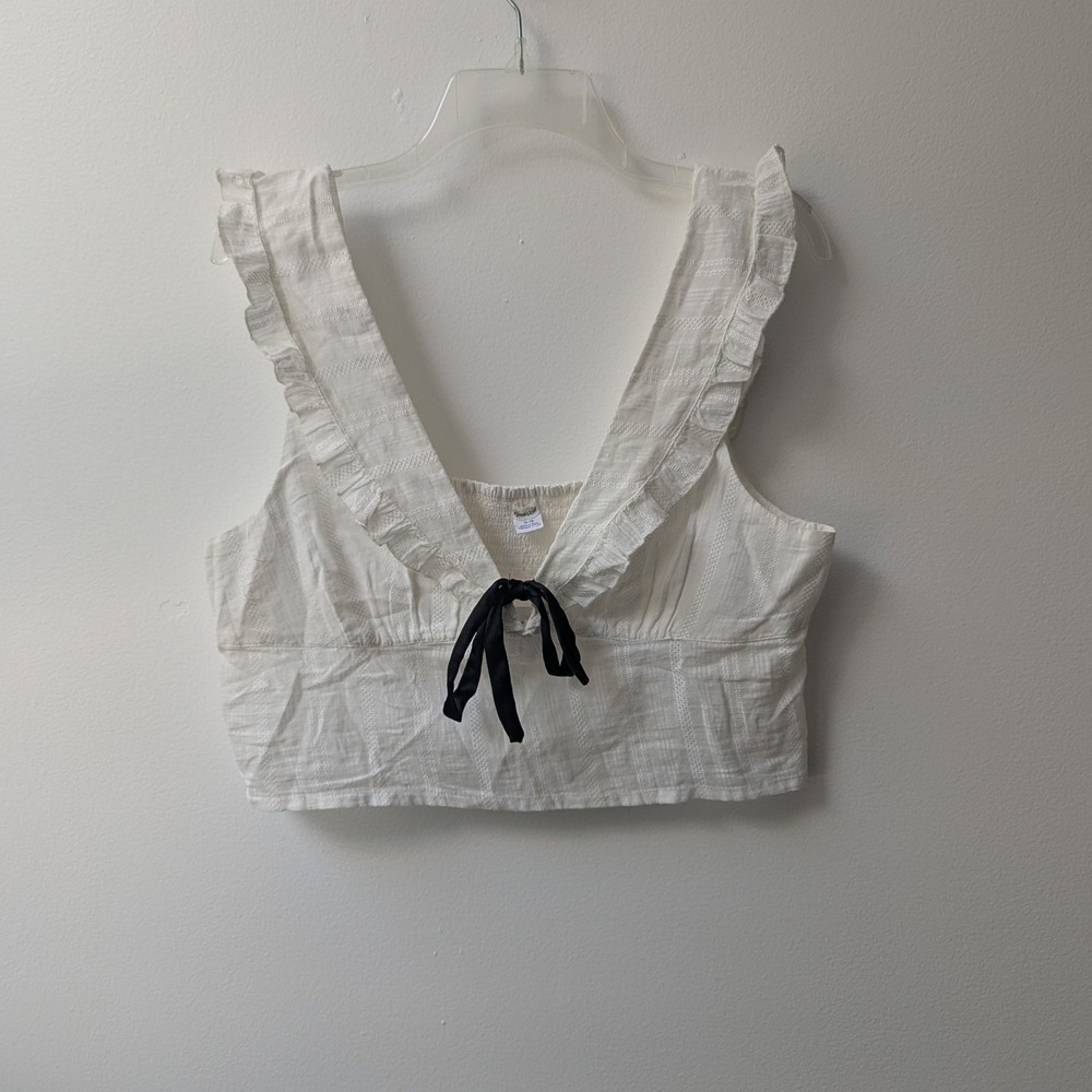 Kimchi Blue Crop Top White Ruffle V-Neck Black Satin Tie Smocked Back XL Dainty